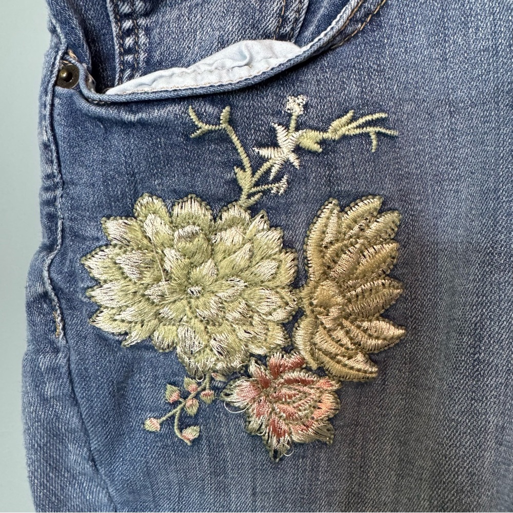 Westport Signature Fit Floral Embroidered Skinny Jeans. Women’s Size 20W - Picture 5 of 12